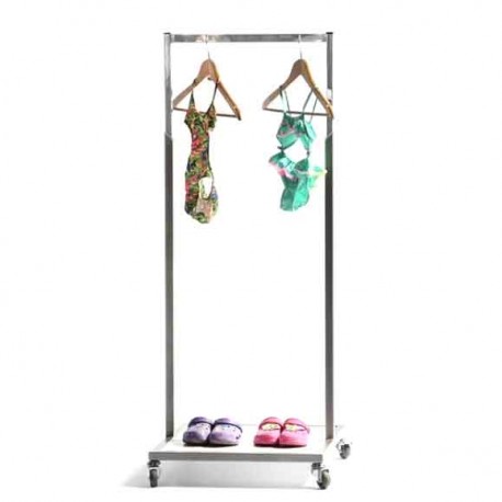 Stender haine ingust cu suport pentru pantofi